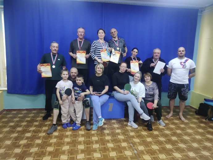 Первый Рождественский турнир работников образования города!